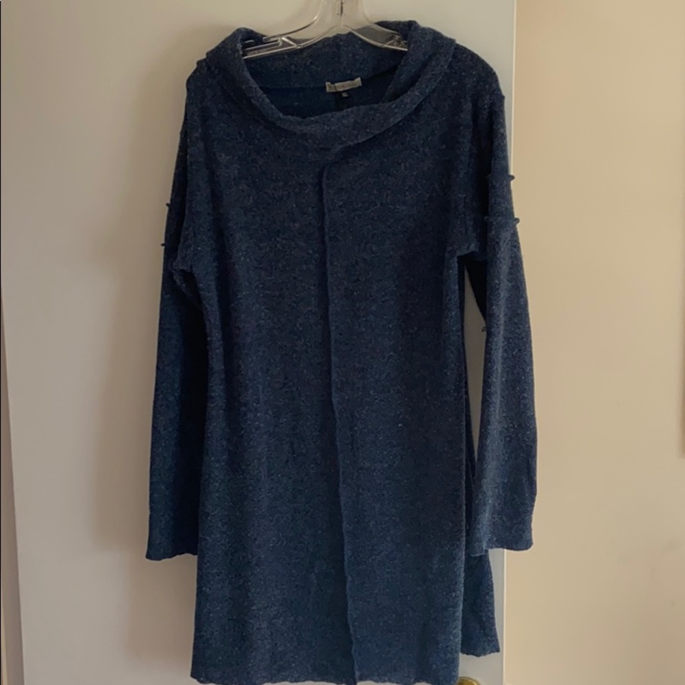 Dark blue tunic sweater